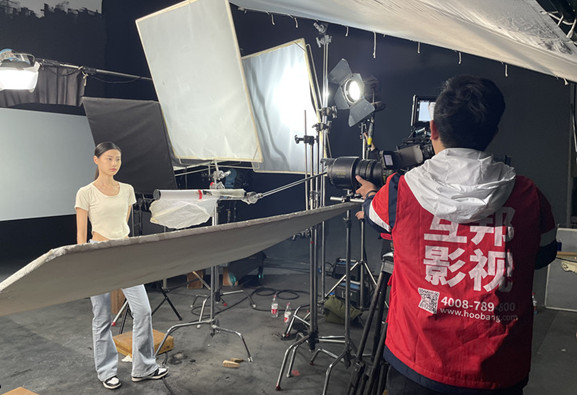 化妆品宣传片拍摄怎样选择合适的团队